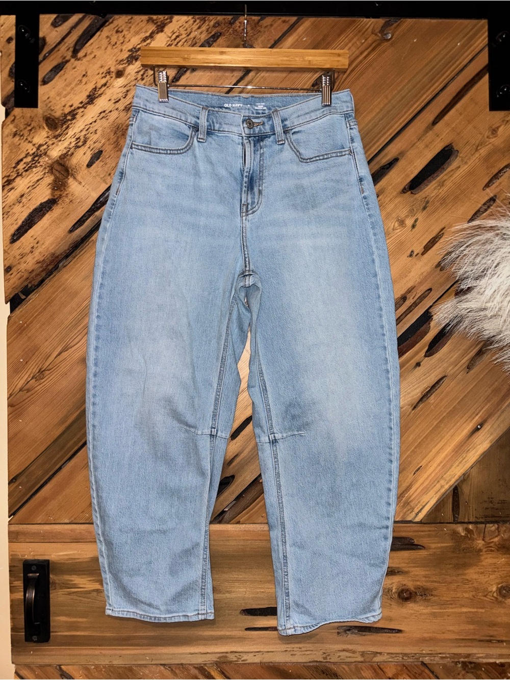 Wow Barrel Leg jeans size 6